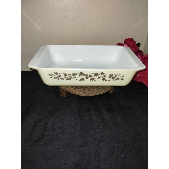 Vintage Pyrex Golden Acorn 575 B Space Saver Baking Dish, 2 Qt, - Picture 6 of 13